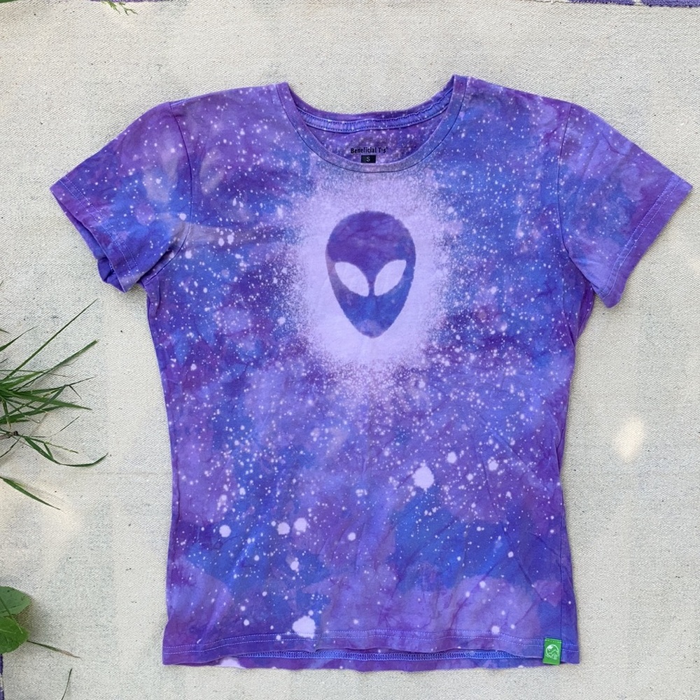 Dreamy cosmic Alien tee : tie dye : sun moon : galactic
